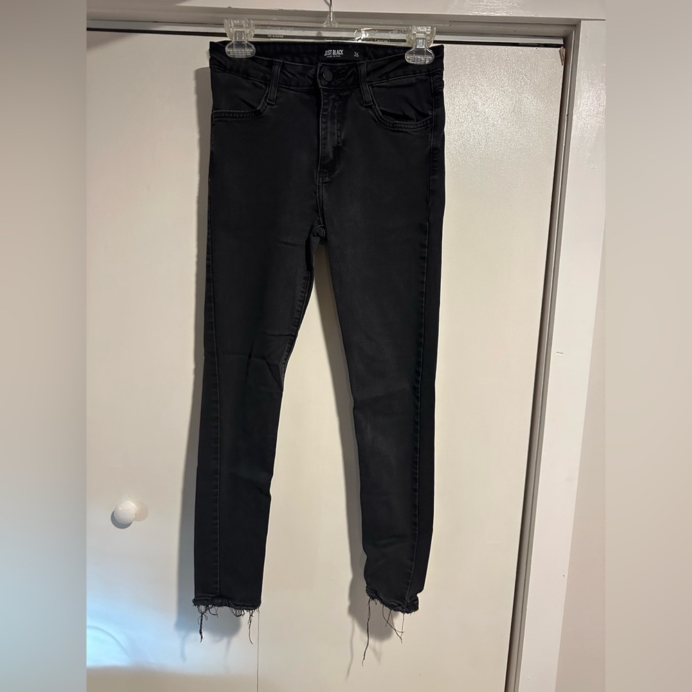 Just Black Women's Cropped Jeans in Deep Black
